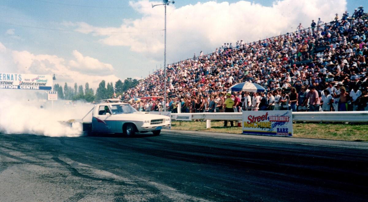 Genie-Exhaust-Holden-HQ-1-Tonne-Ute-Street-Machine-Summernats-Burn-Out-Competition